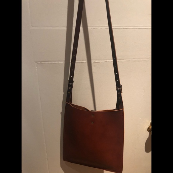 Brown leather cross body bag - Picture 2 of 5